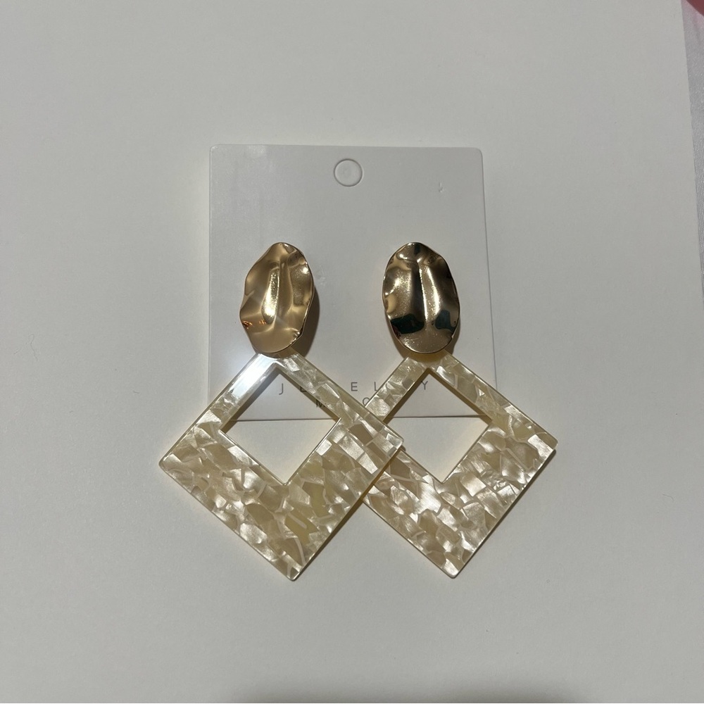 Chic Gold and Cream Geometric Earrings